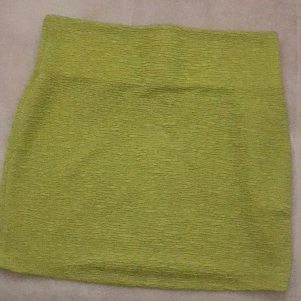 BCBG green skirt